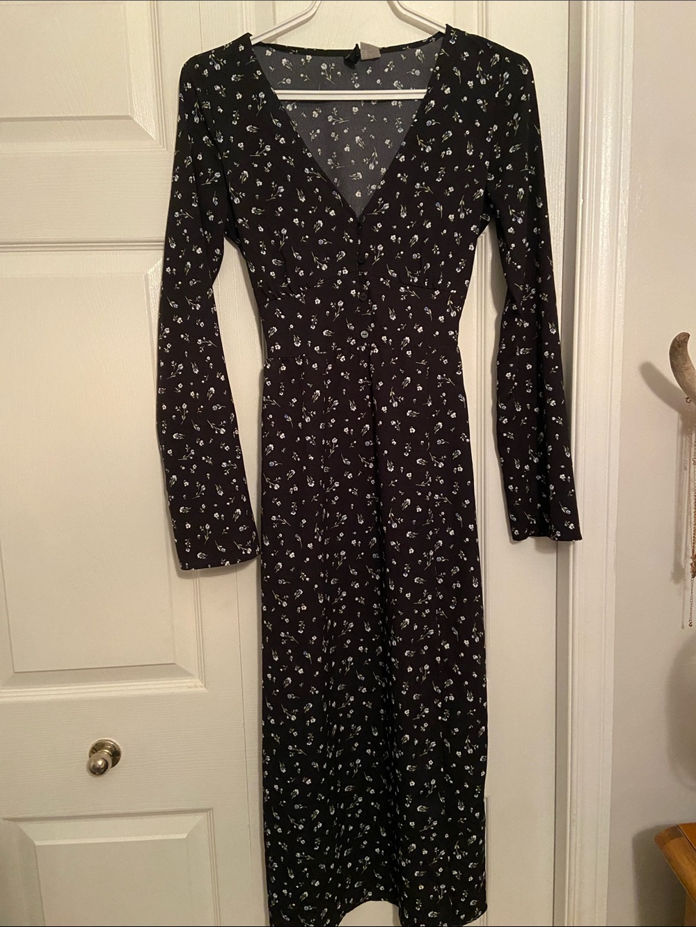 Divided Black Floral Long-Sleeve V-Neck Midi Dress with silt to knee